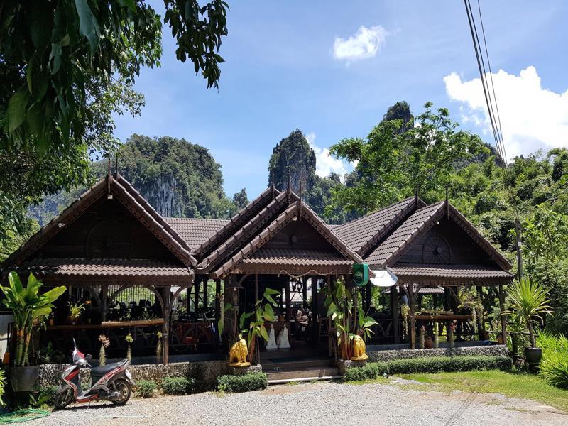 Montania Lifestyle Hotel Phanom Buitenkant foto