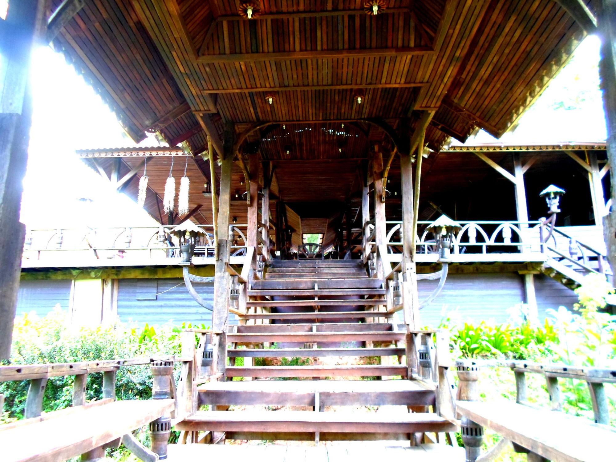 Montania Lifestyle Hotel Phanom Buitenkant foto