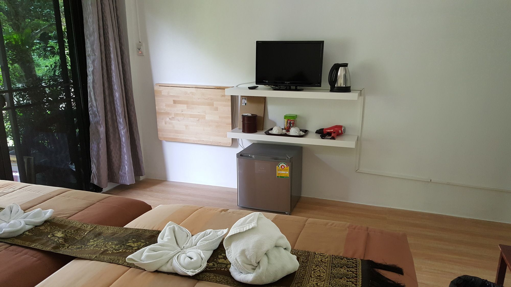Montania Lifestyle Hotel Phanom Buitenkant foto