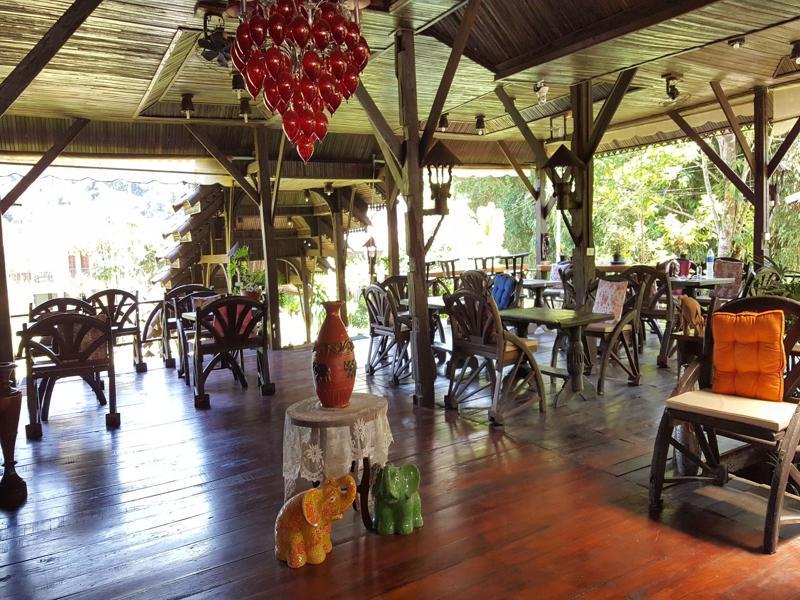 Montania Lifestyle Hotel Phanom Buitenkant foto