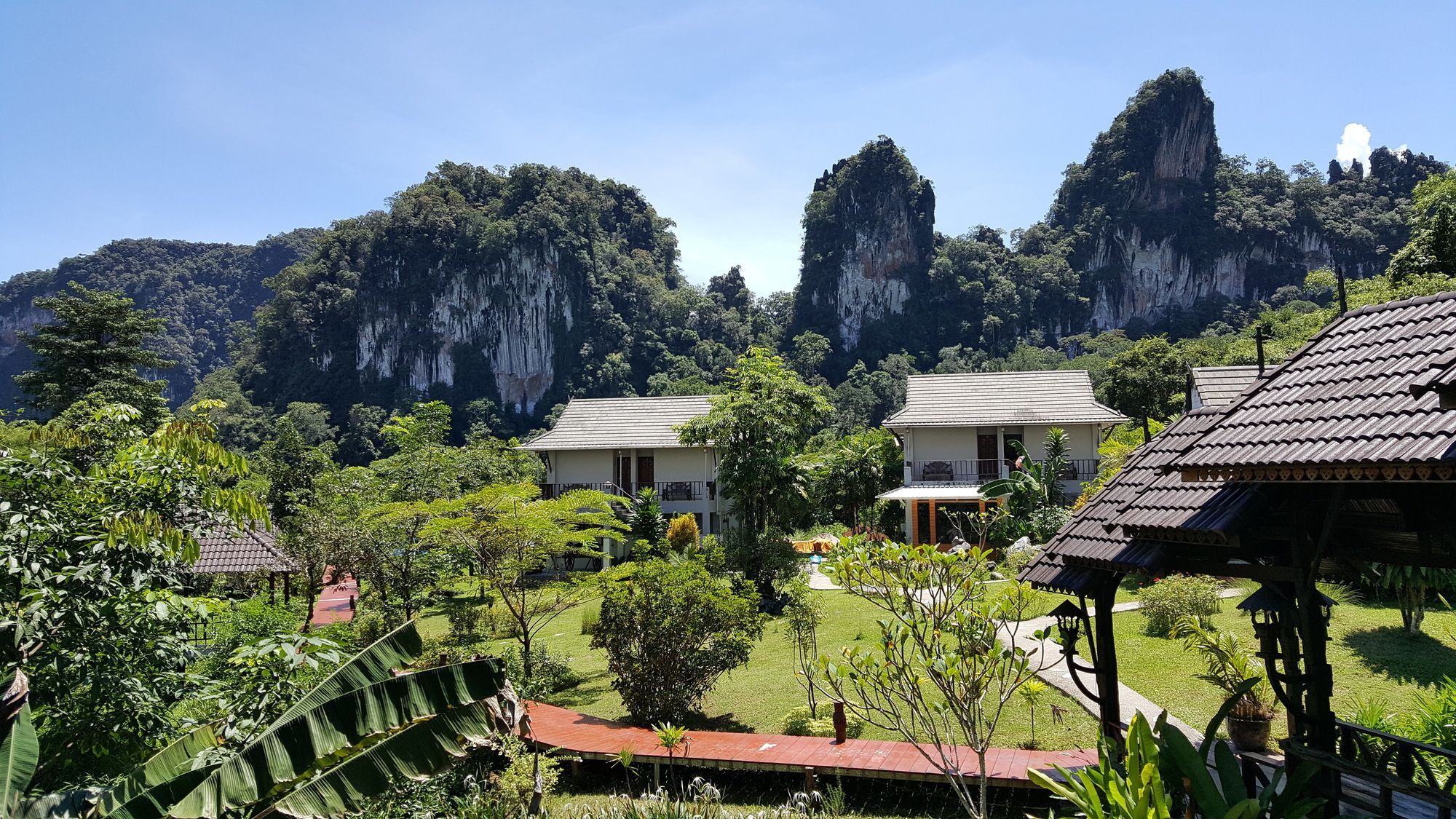 Montania Lifestyle Hotel Phanom Buitenkant foto