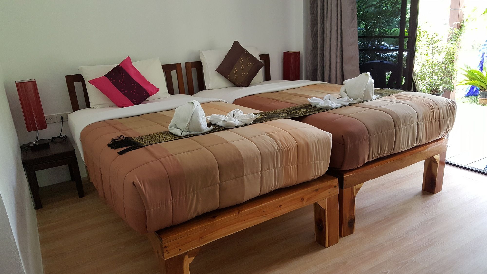 Montania Lifestyle Hotel Phanom Buitenkant foto