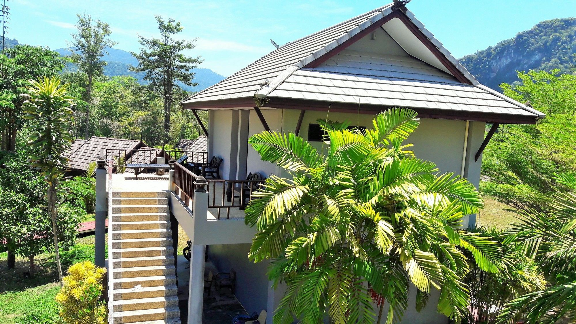 Montania Lifestyle Hotel Phanom Buitenkant foto