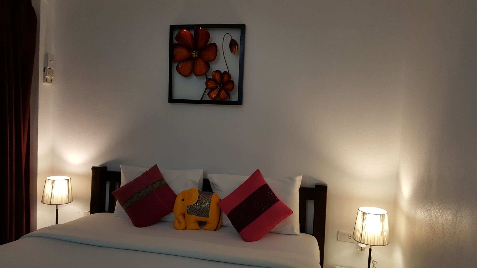 Montania Lifestyle Hotel Phanom Buitenkant foto