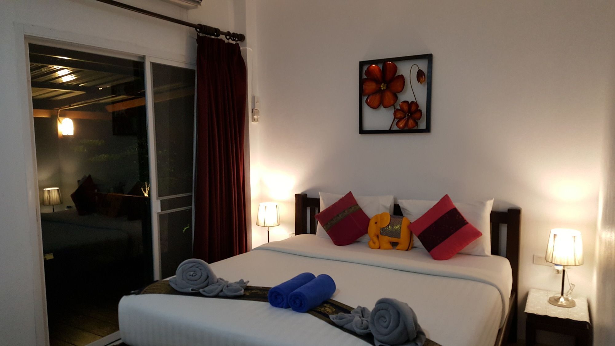 Montania Lifestyle Hotel Phanom Buitenkant foto
